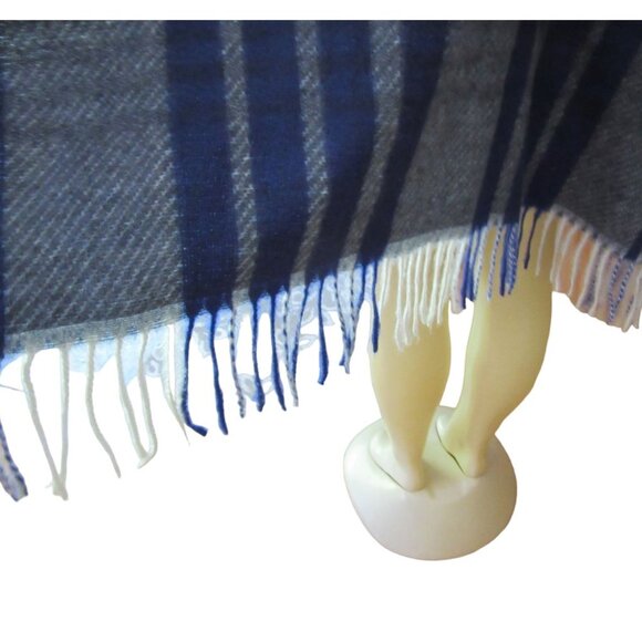 Woolrich One Size Blue Stripe Blanket Style Ponch Shawl w Fringe, Super Soft - Picture 4 of 5